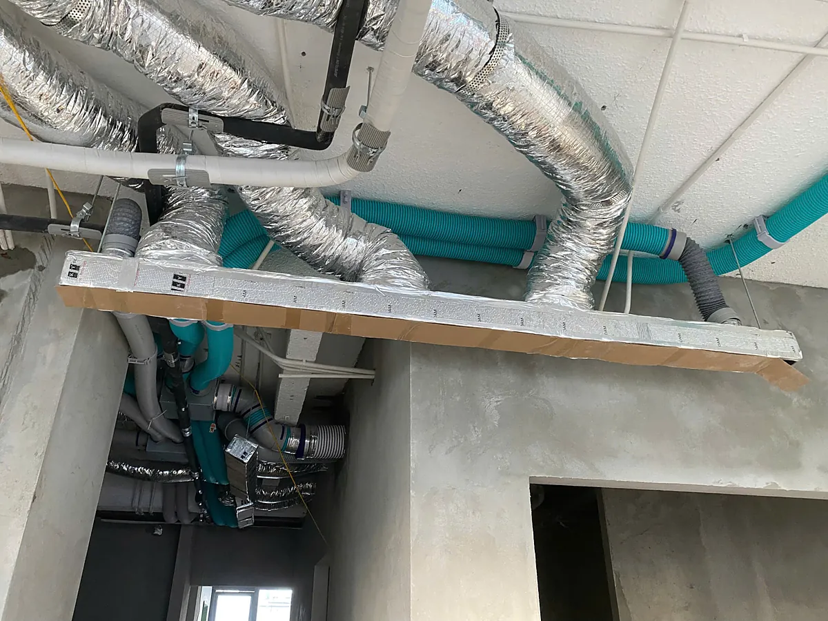 Lắp máy cấp khí tươi Novalife cho biệt thự liền kề tại Times City, Hà Nội Bố trí máy cấp khí tươi và ống gió trong khoang trần biệt thự liền kề Times City