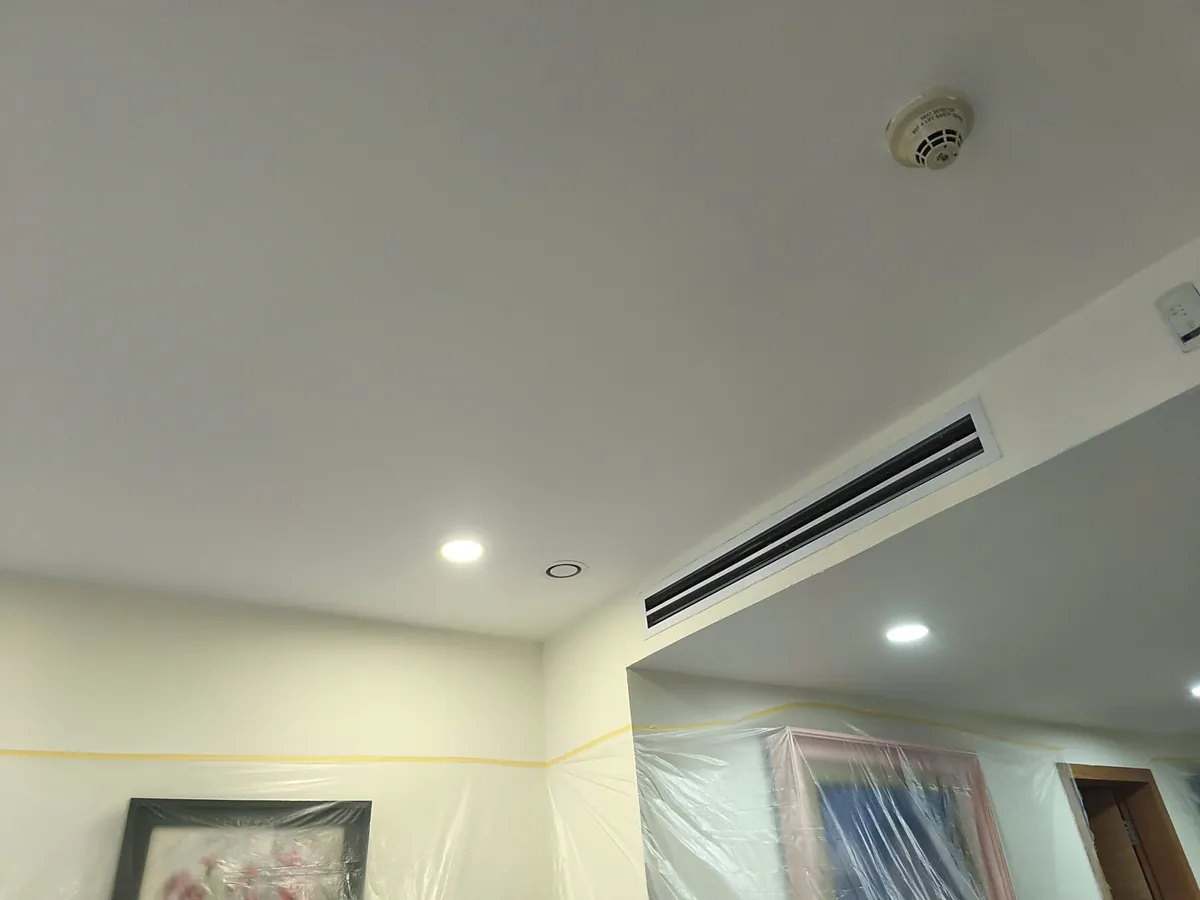 Miệng gió trên trần căn hộ Láng Hạ sau khi hoàn thiện lắp máy cấp khí tươi